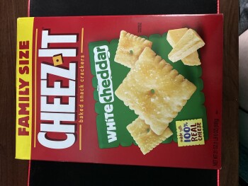 Consumer Review - Food Safety White Cheddar Cheez-It, Walmart Supercenter, Maple Avenue, Zanesville, OH, USA I have eaten entire b... photo #2