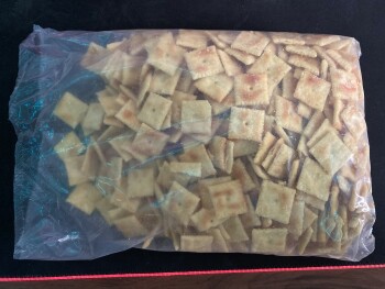 Consumer Review - Food Safety White Cheddar Cheez-It, Walmart Supercenter, Maple Avenue, Zanesville, OH, USA I have eaten entire b... photo #3