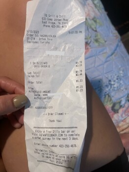 消费者评论 - 食品安全 Dairy Queen Grill & Chill, Camp Jordan Parkway, East Ridge, TN, USA Ordered Cookie Dough Milkshake a... 照片 #2