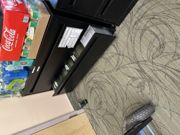 مراجعة المستهلك - سلامة الغذاء Mizell Center, South Sunrise Way, Palm Springs, CA, USA Was an employee tat the time of this inciden... صورة فوتوغرافية #5