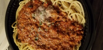 消费者食品安全报告 Olive Garden Italian Restaurant, Mall Drive, Texarkana, TX, USA We ordered the $6.00 take home spagh... 照片 #2