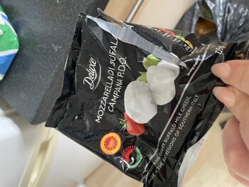 Consumer Review - Food Safety Lidl, Blagdon Road, New Malden, UK Sunday 21 Pizza and mozzarella from here I bought a pizza and moz... photo #2