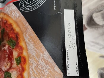 Consumer Review - Food Safety Lidl, Blagdon Road, New Malden, UK Sunday 21 Pizza and mozzarella from here I bought a pizza and moz... photo #4