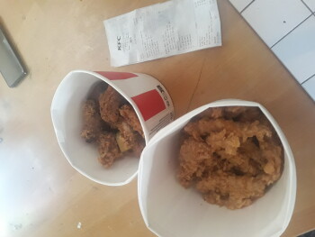 Avaliação do consumidor - Segurança alimentar KFC Evry II, Boulevard de l'Europe, Évry-Courcouronnes, France Depuis jeudi 27 juillet jusqu'à prése... foto #1