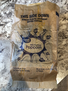 مراجعة المستهلك - سلامة الغذاء Walmart Supercenter, Central Avenue, Toledo, OH, USA Great Value Extra Butter Popcorn
Bought a 12 b... صورة فوتوغرافية #3