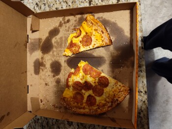 Consumer Review - Food Safety Little Caesars Pizza, East Santa Fe Street, Olathe, KS, USA I ordered pizza online at 6:00, it wasn'... photo #1