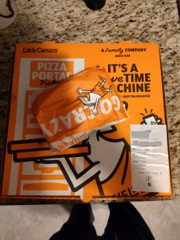 Consumer Review - Food Safety Little Caesars Pizza, East Santa Fe Street, Olathe, KS, USA I ordered pizza online at 6:00, it wasn'... photo #2