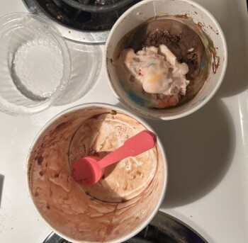 Consumer Review - Food Safety Baskin-Robbins, Ramsey Street, Fayetteville, NC, USA I believe Baskin and Robbins ice cream gave me... photo #1