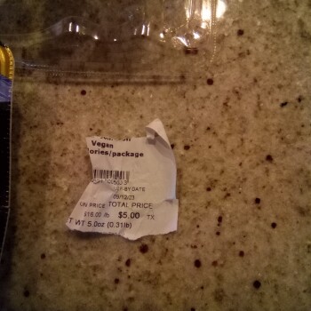 Consumer Review - Food Safety Wegmans, McGaw Road, Columbia, MD, USA Vegan Mushroom and Tofu sushi on sale for $5. About 12 hours... photo #1