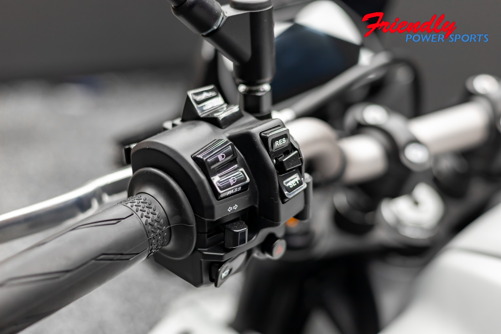 2026 YAMAHA MT-10