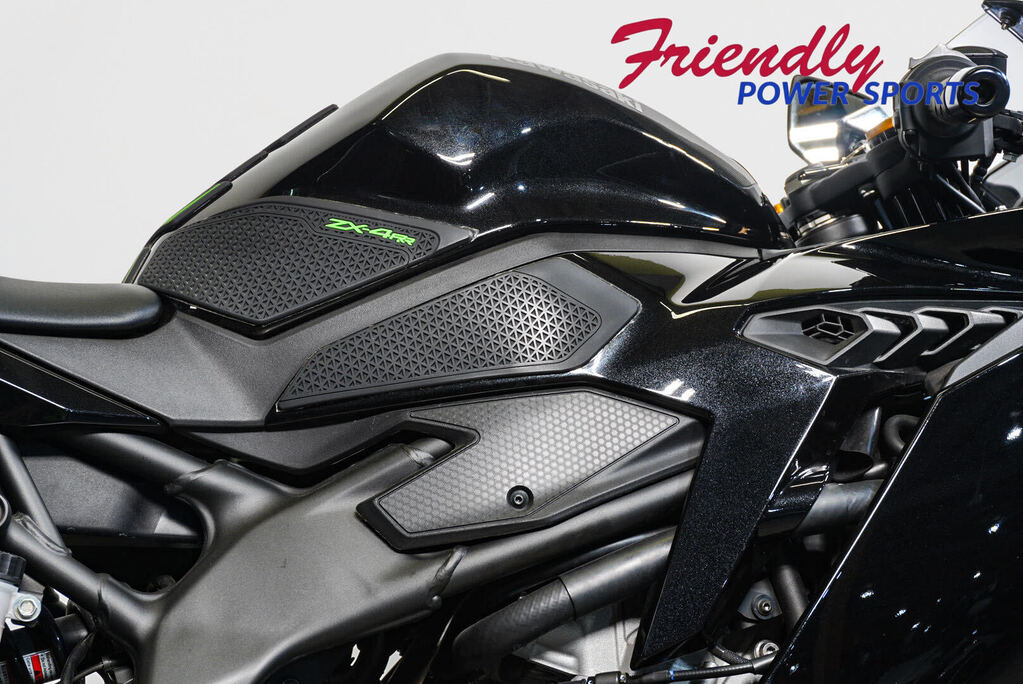 2025 KAWASAKI NINJA ZX400 ABS