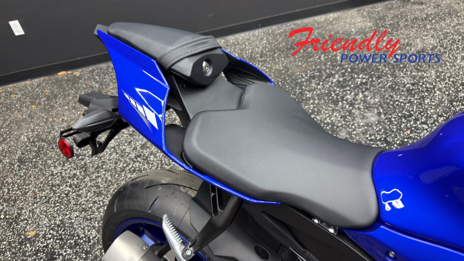 2026 YAMAHA YZF-R1