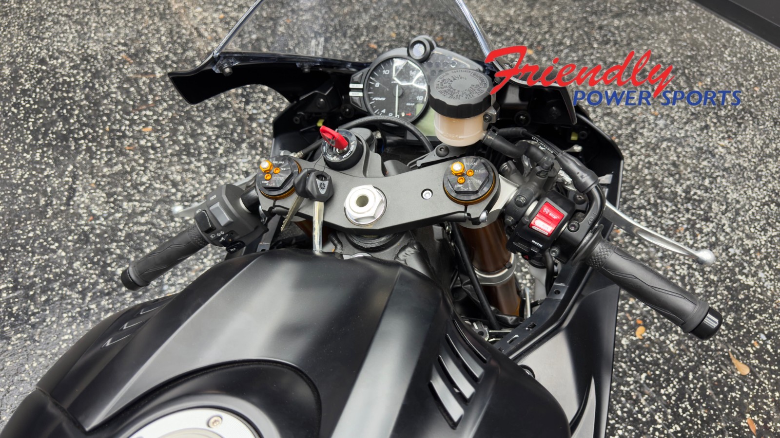 2026 YAMAHA YZF-R6 RACE