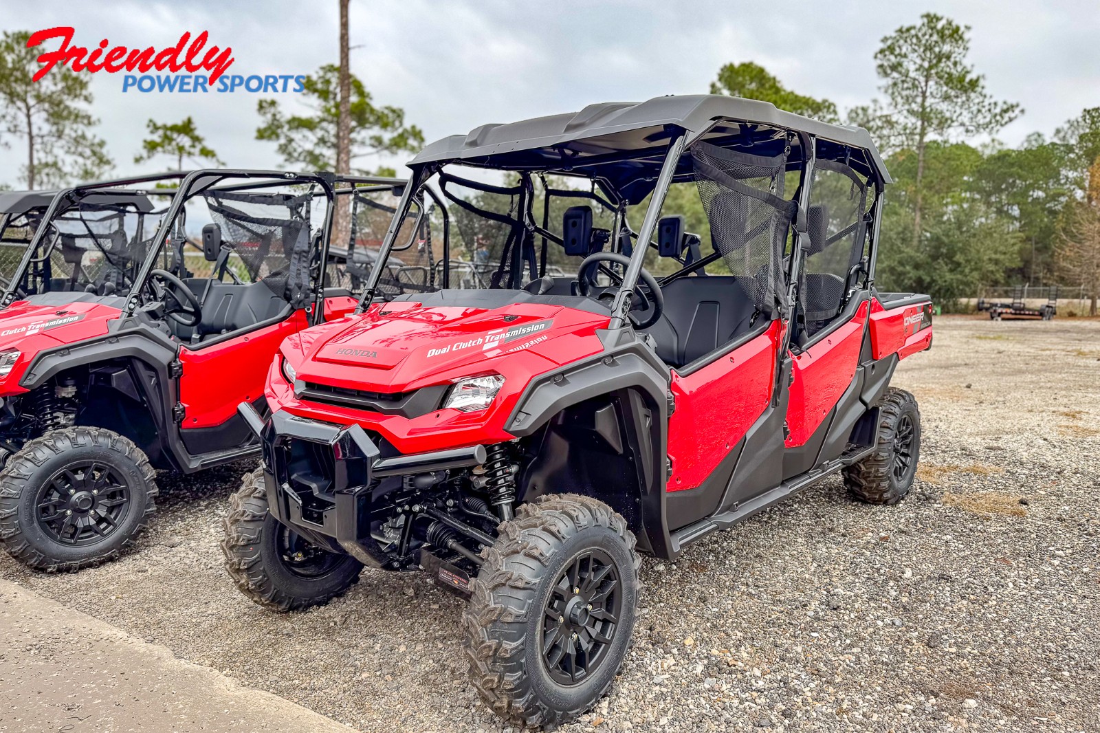2025 HONDA Pioneer 1000-6 Crew Deluxe