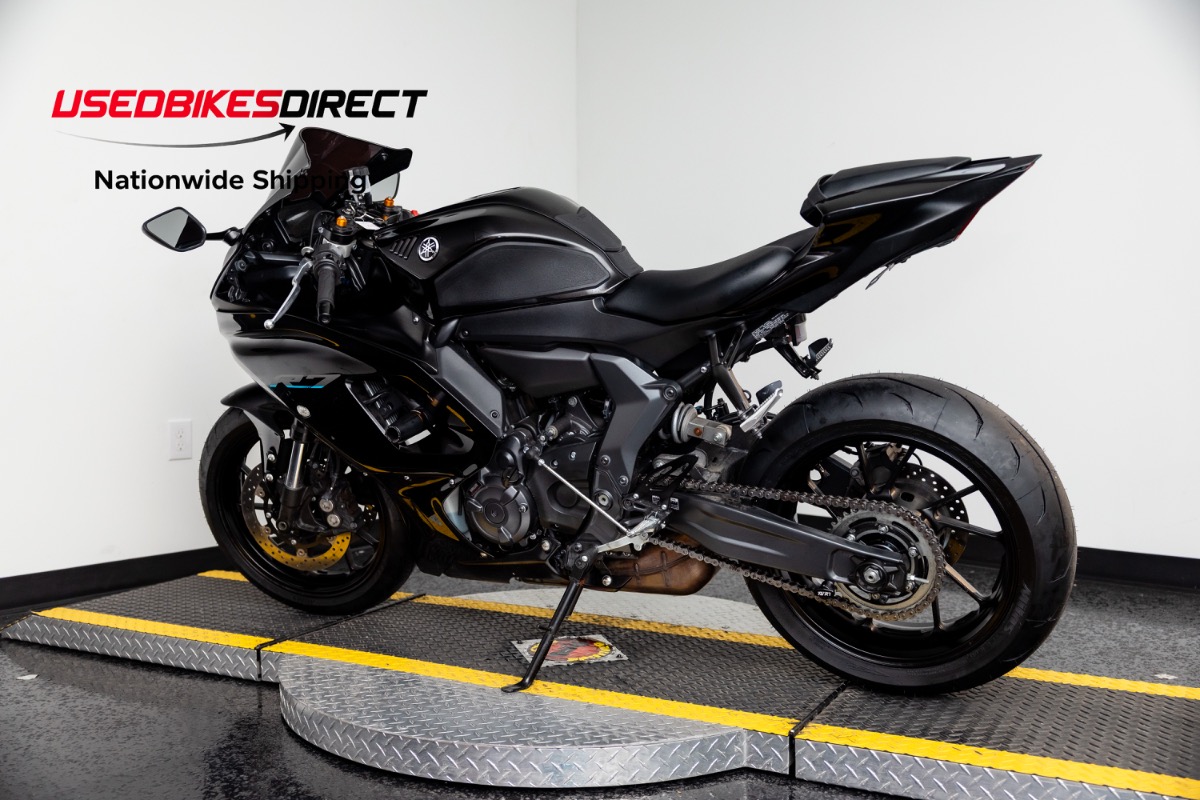 2023 YAMAHA YZF-R7