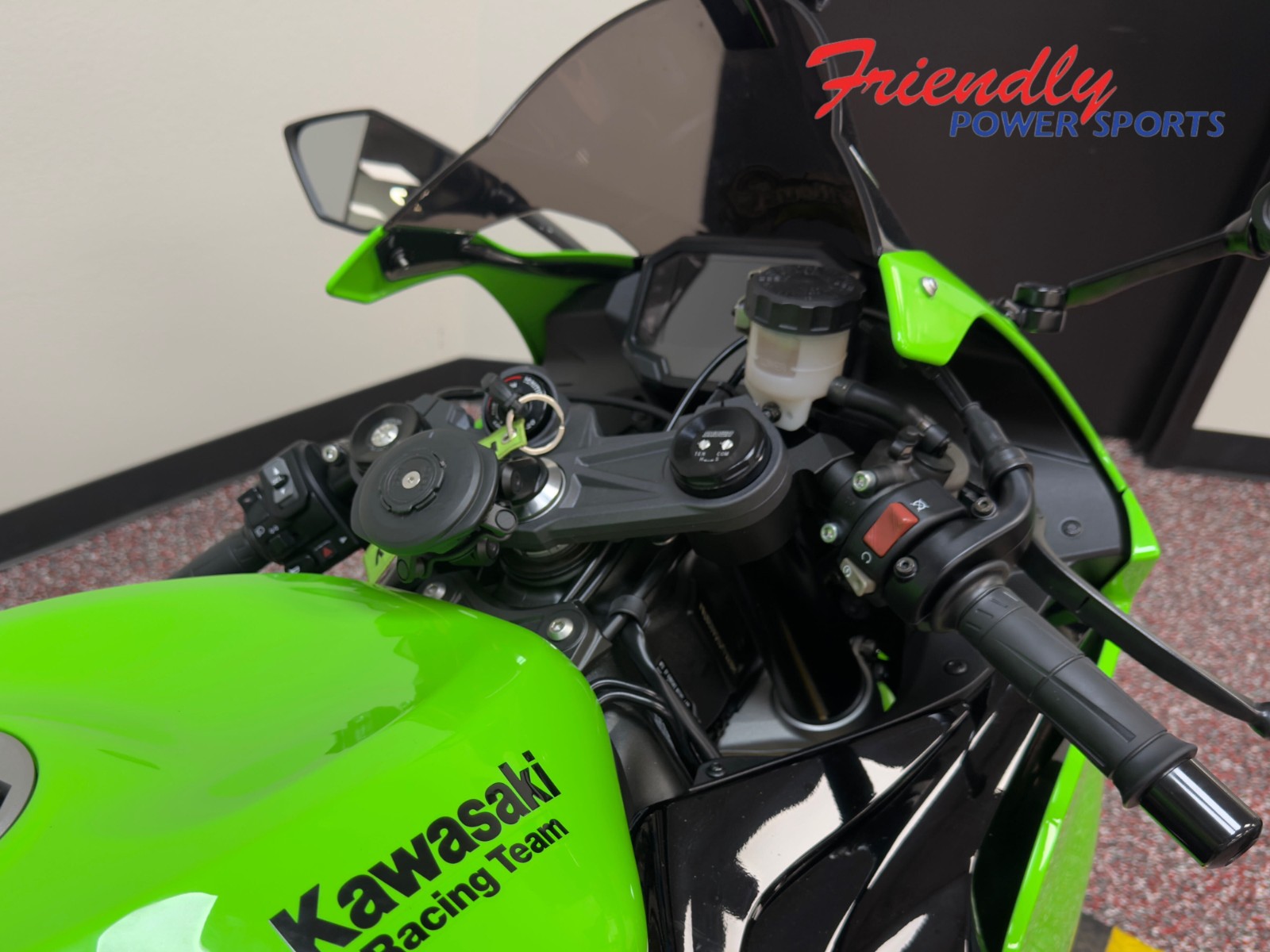 2025 KAWASAKI NINJA ZX-6R
