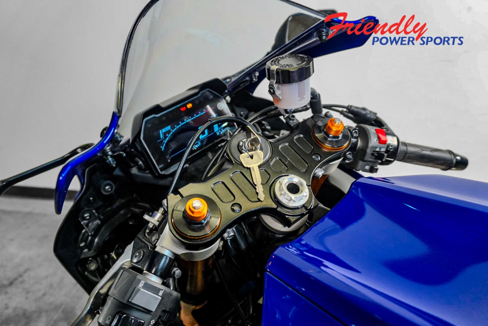 2025 YAMAHA YZF-R7