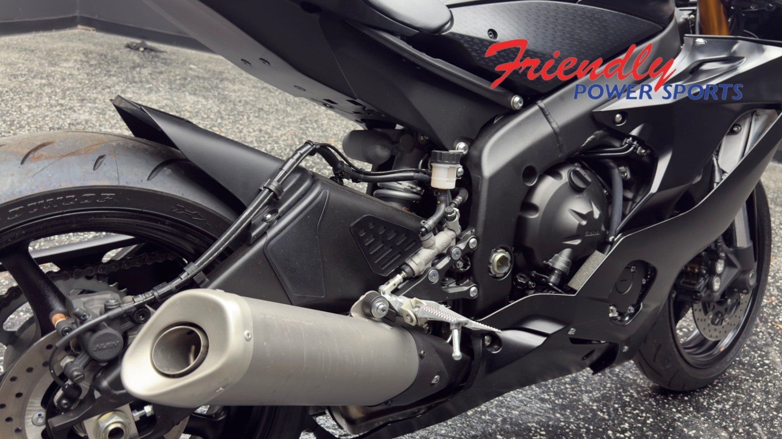 2026 YAMAHA YZF-R6 RACE