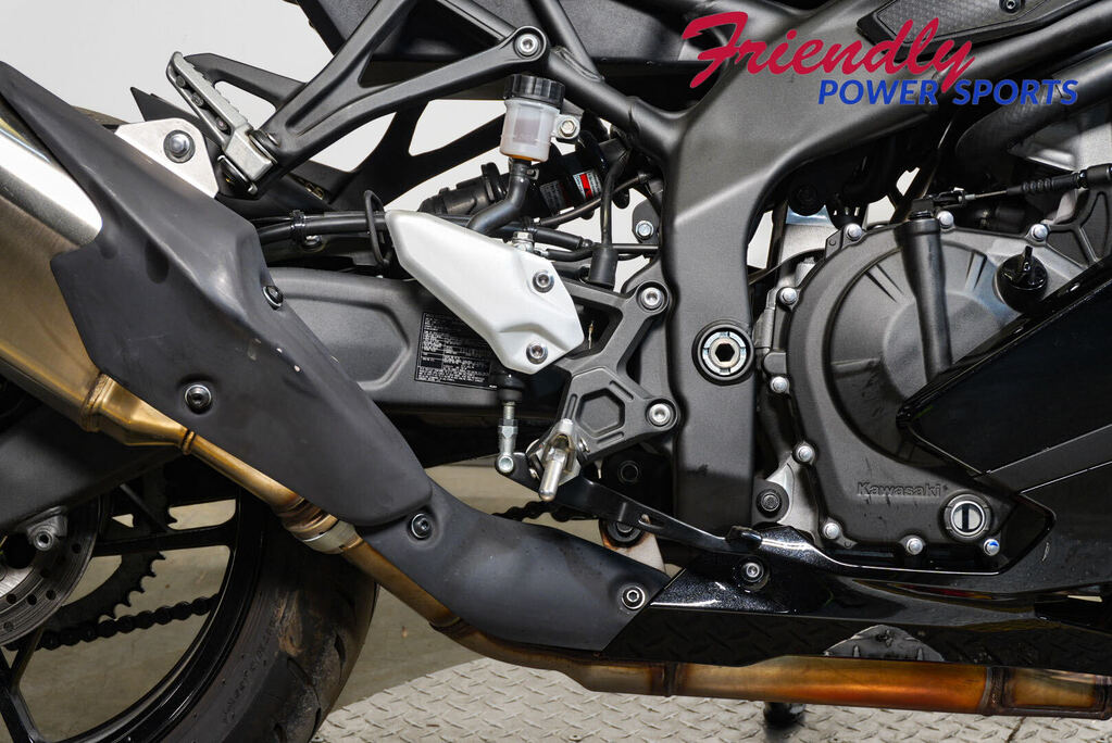 2025 KAWASAKI NINJA ZX400 ABS