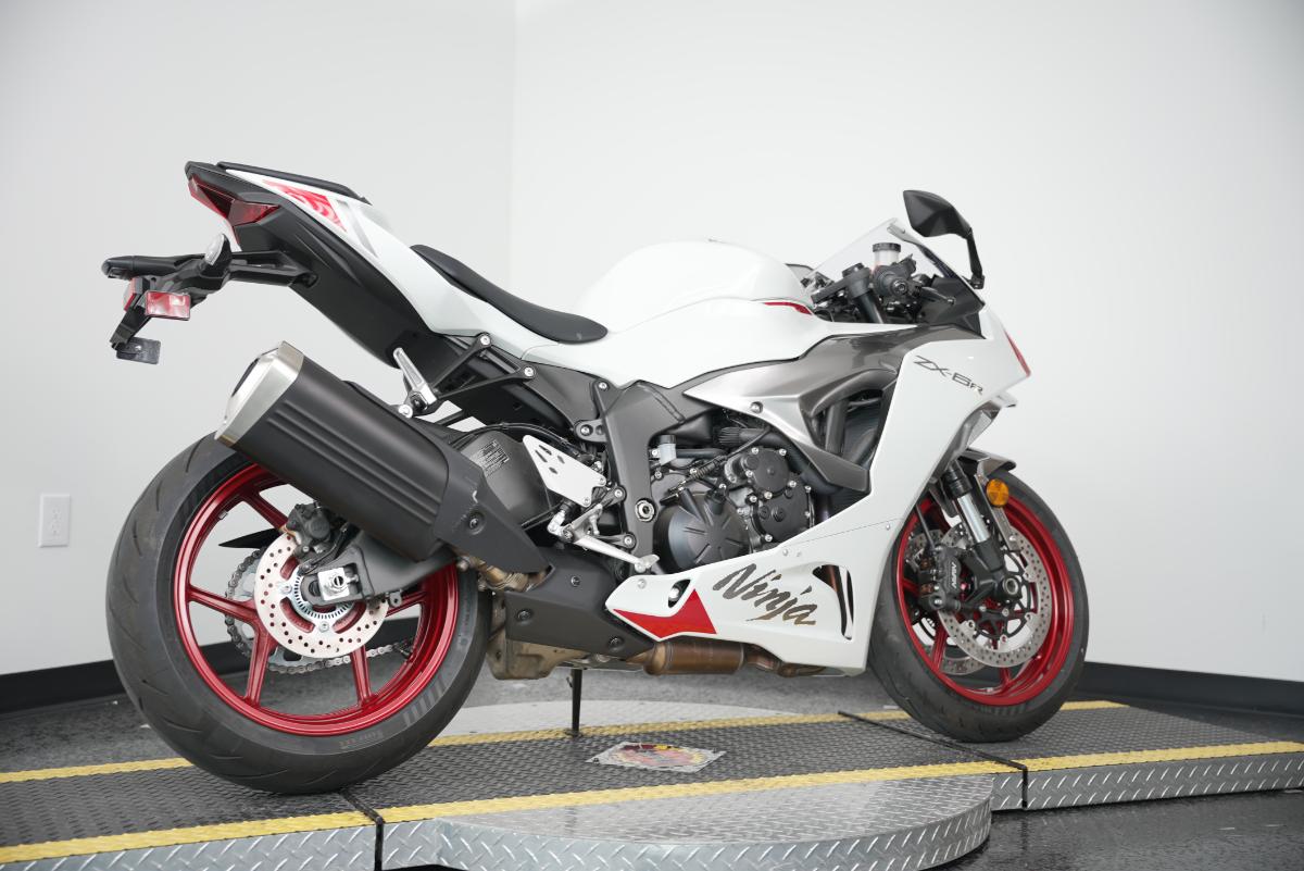 2025 KAWASAKI NINJA ZX-6R