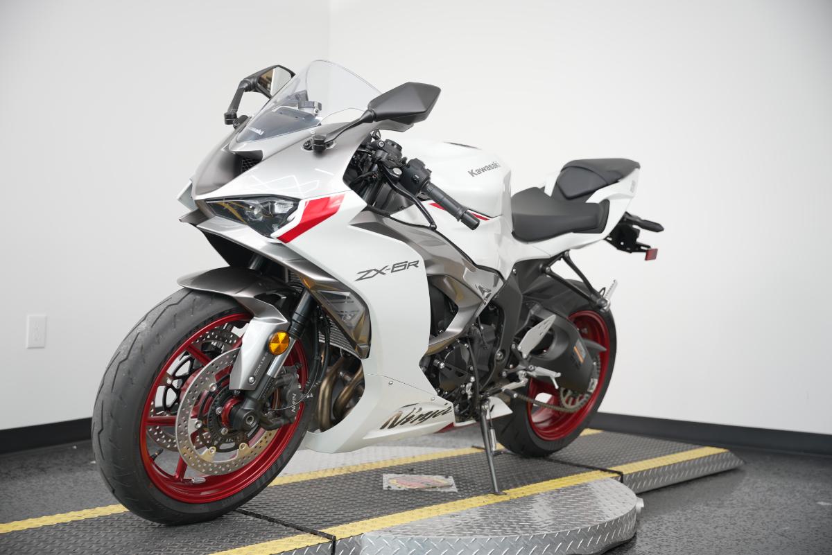 2025 KAWASAKI NINJA ZX-6R