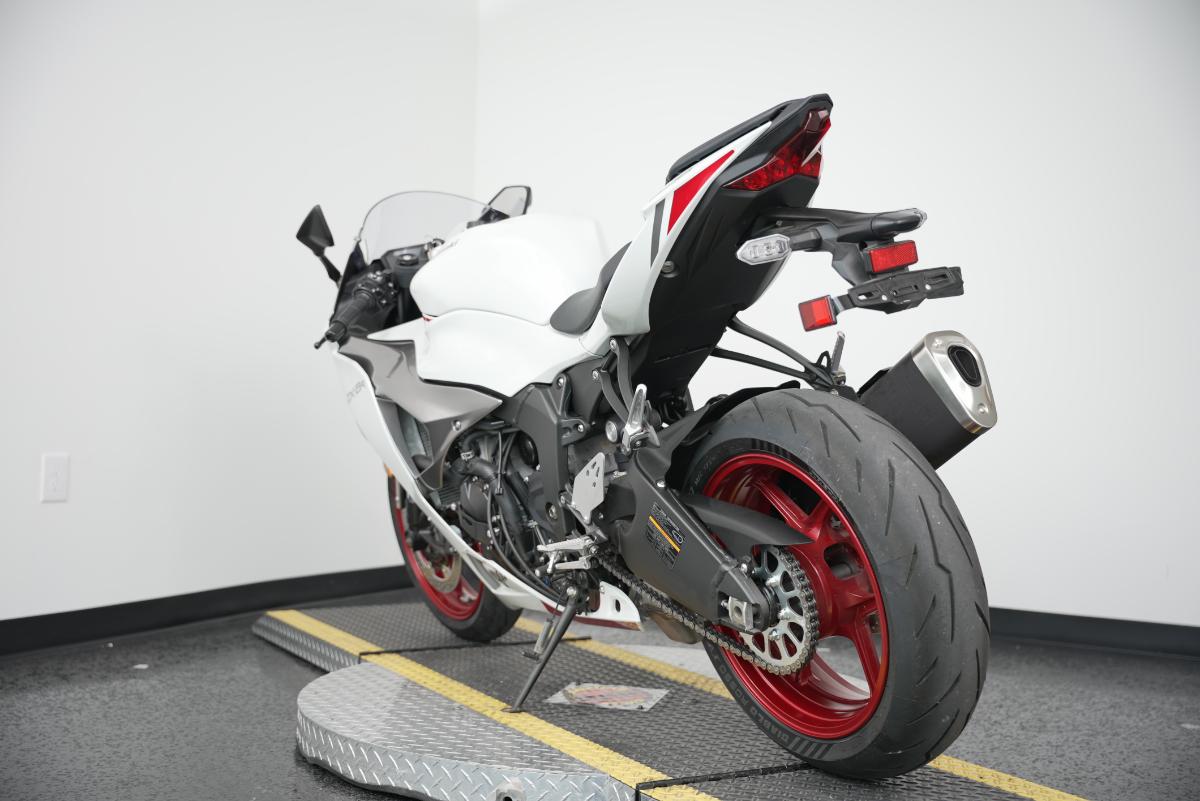 2025 KAWASAKI NINJA ZX-6R