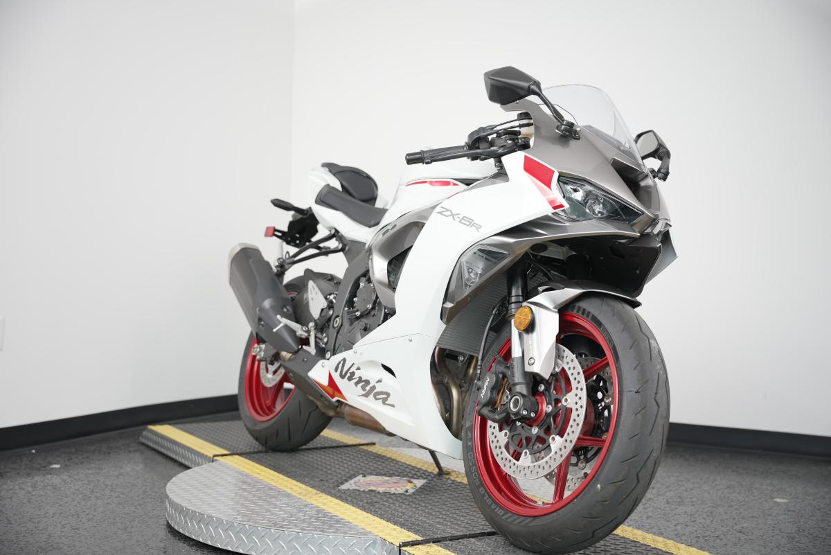2025 KAWASAKI NINJA ZX-6R
