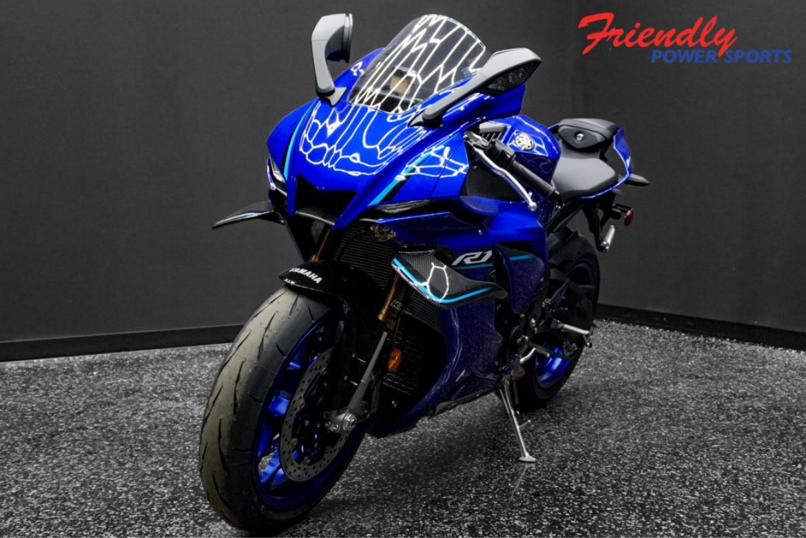 2026 YAMAHA YZF-R1