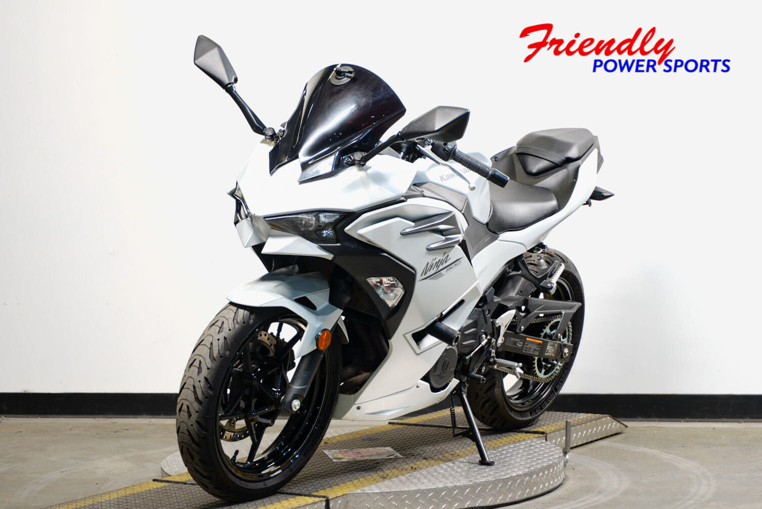 2025 KAWASAKI NINJA 500