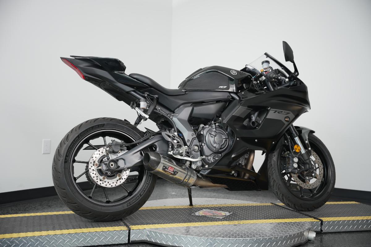 2025 YAMAHA YZF-R7
