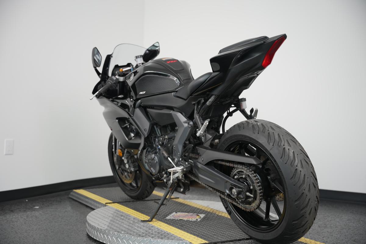 2025 YAMAHA YZF-R7