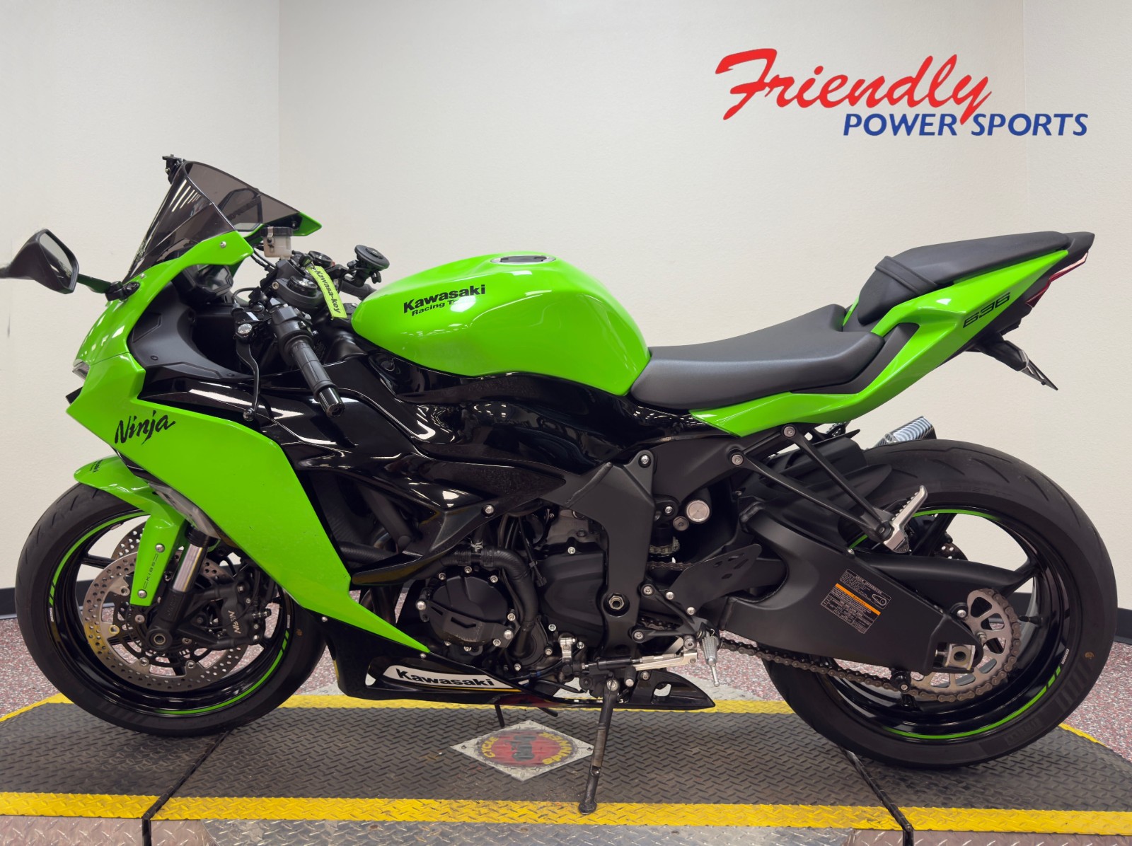 2025 KAWASAKI NINJA ZX-6R
