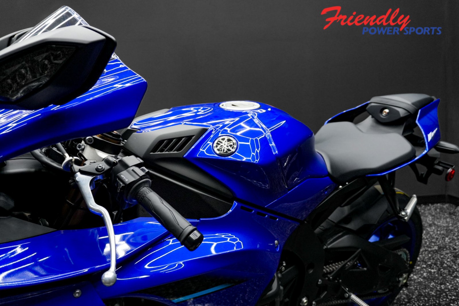 2026 YAMAHA YZF-R1