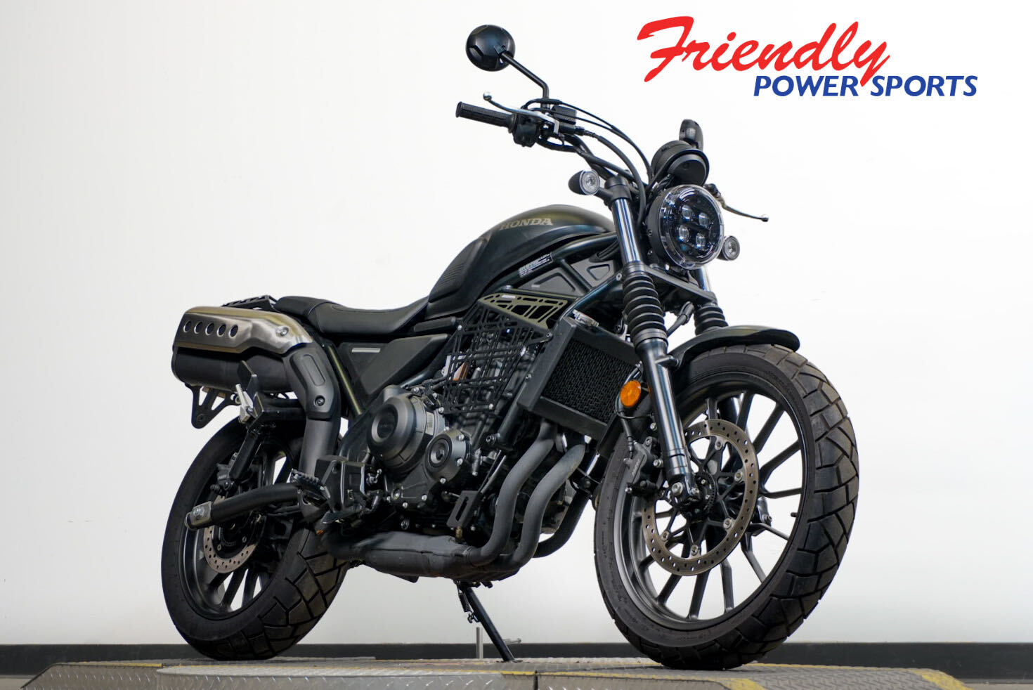 2025 HONDA SCL500