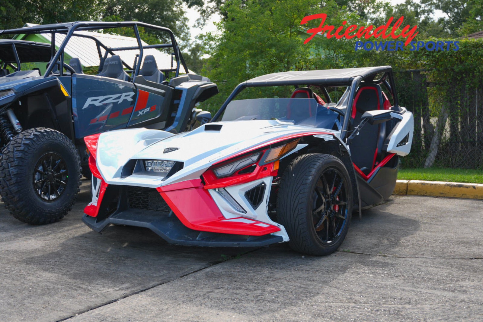 2024 SLINGSHOT SLINGSHOT ROUSH AUTODRIVE, RACETRACK RED