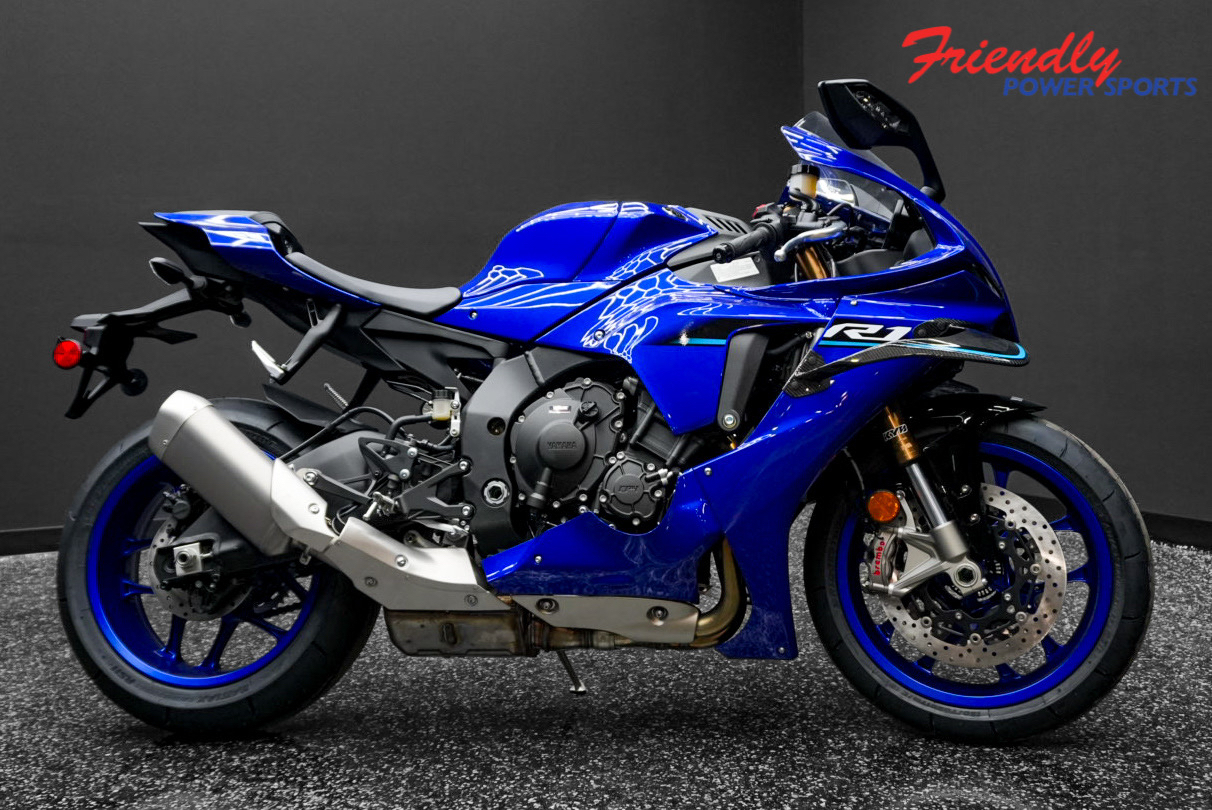 2026 YAMAHA YZF-R1