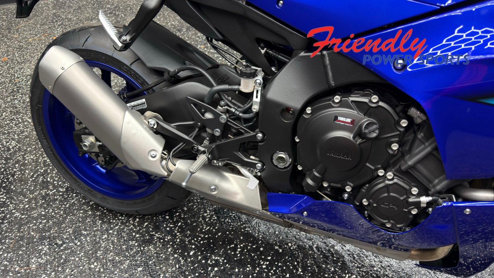 2026 YAMAHA YZF-R1