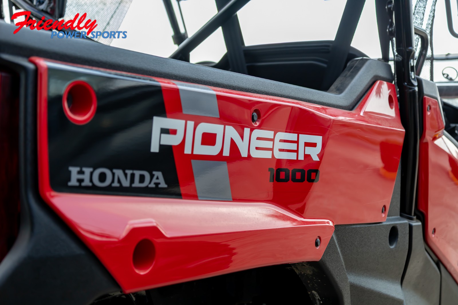 2025 HONDA Pioneer 1000 Deluxe