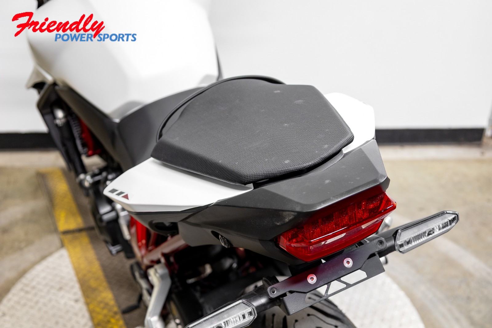 2025 HONDA CB750 Hornet Base