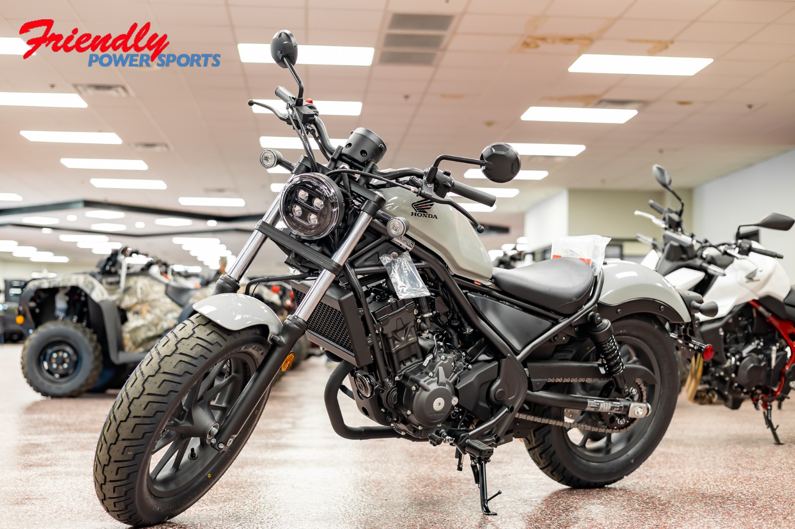 2026 HONDA Rebel® 300 E-Clutch