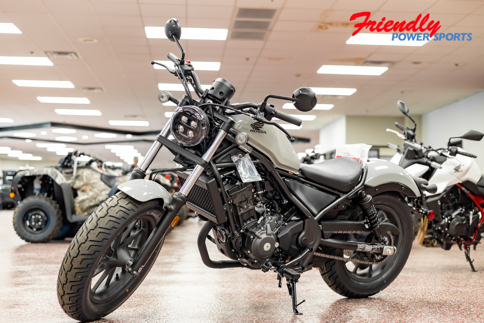 2026 HONDA Rebel® 300 E-Clutch