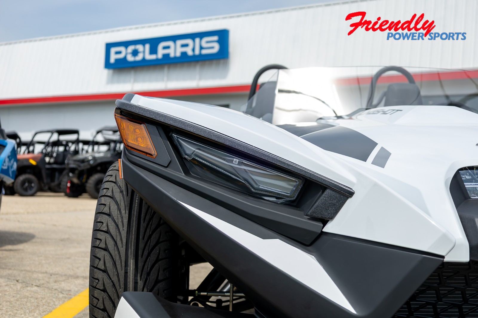 2026 SLINGSHOT SL MANUAL - WHITE LIGHTNING