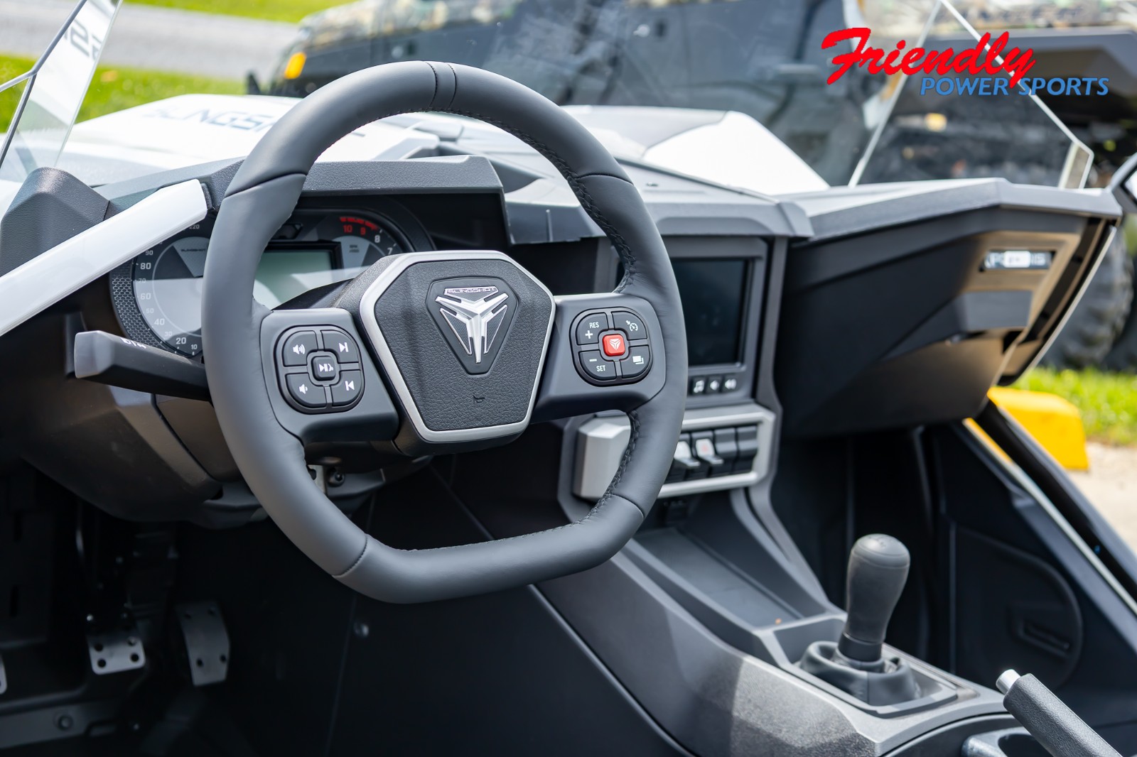 2026 SLINGSHOT SL MANUAL - WHITE LIGHTNING