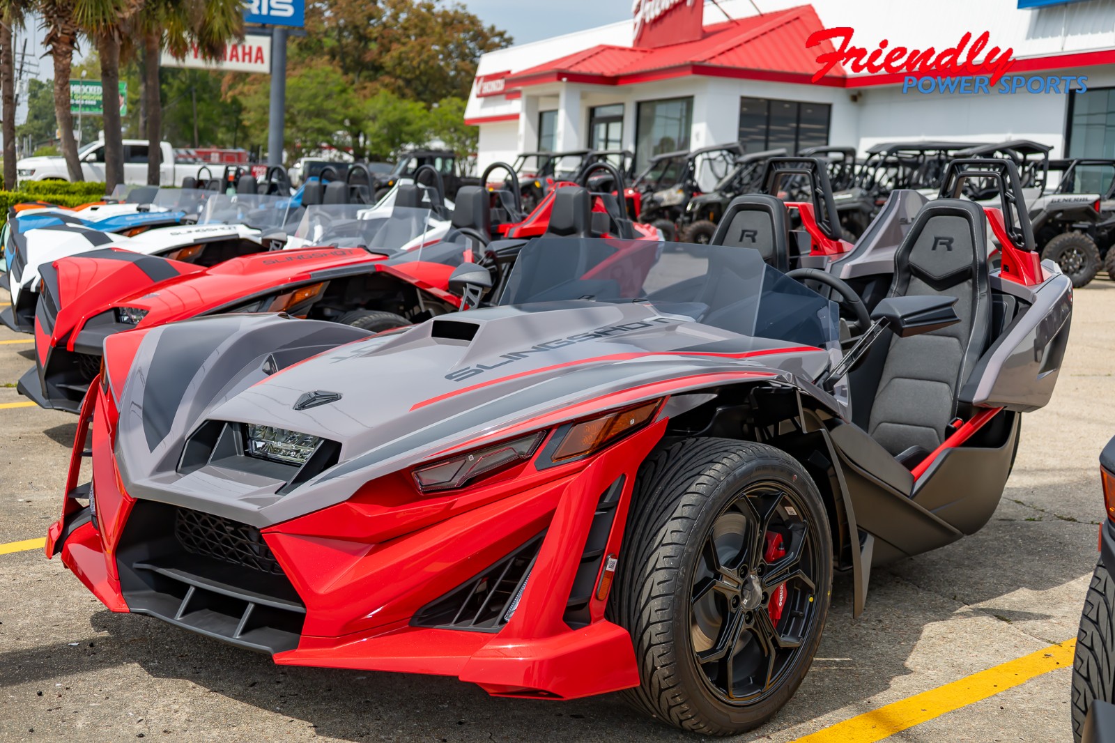 2026 SLINGSHOT R AUTODRIVE - RADIANT GRAY W INDY RED