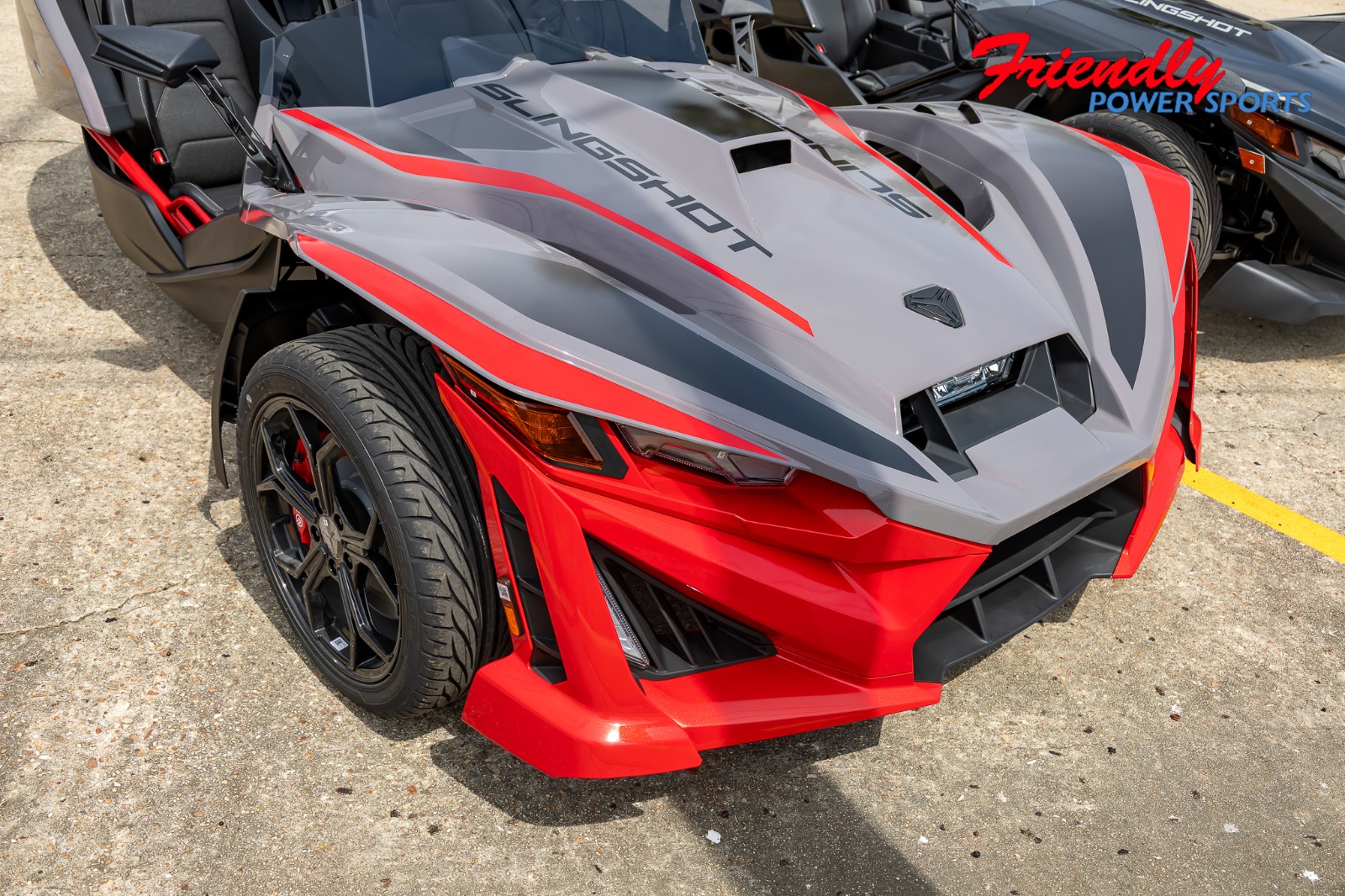2026 SLINGSHOT R AUTODRIVE - RADIANT GRAY W INDY RED