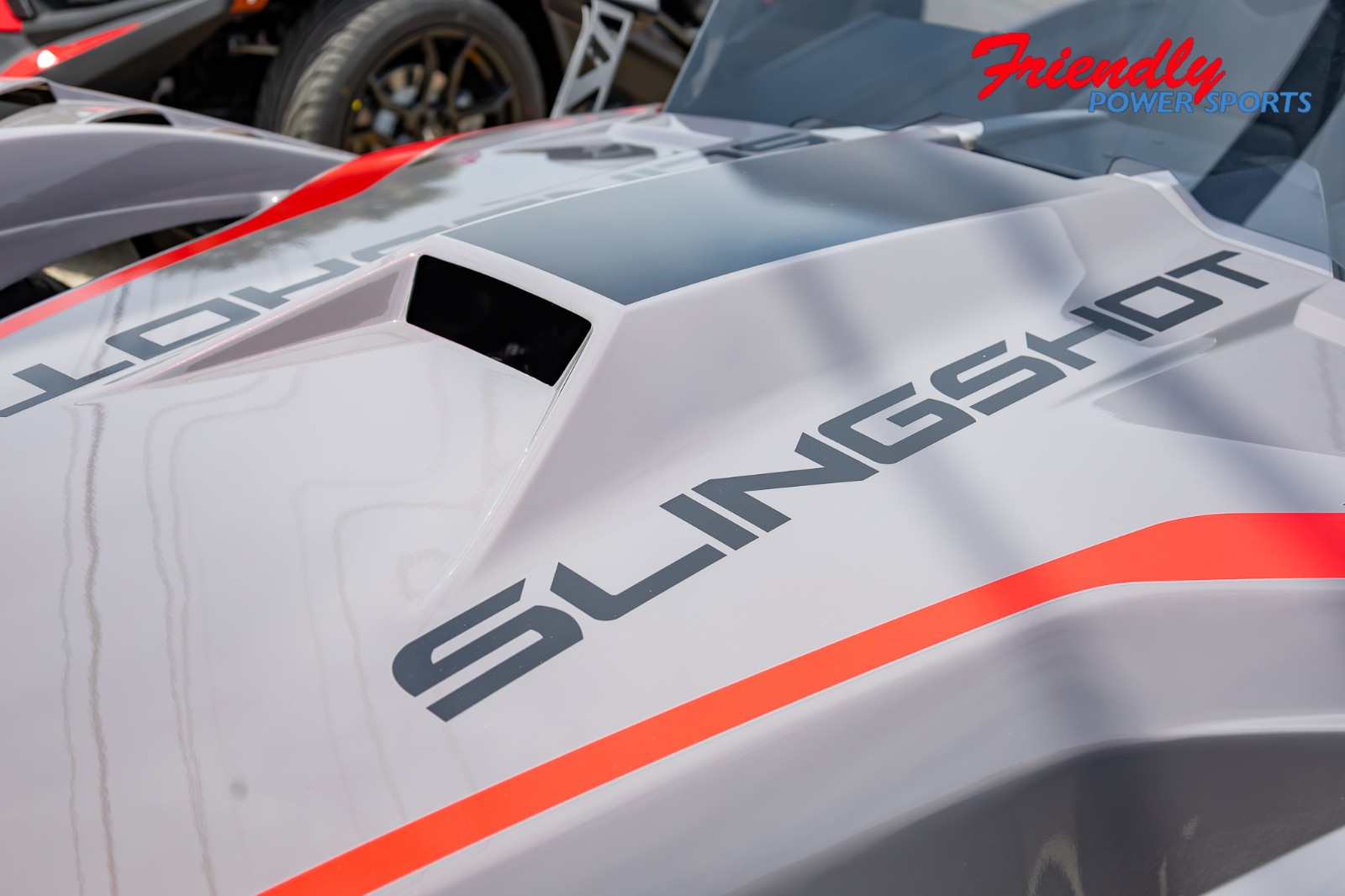 2026 SLINGSHOT R AUTODRIVE - RADIANT GRAY W INDY RED
