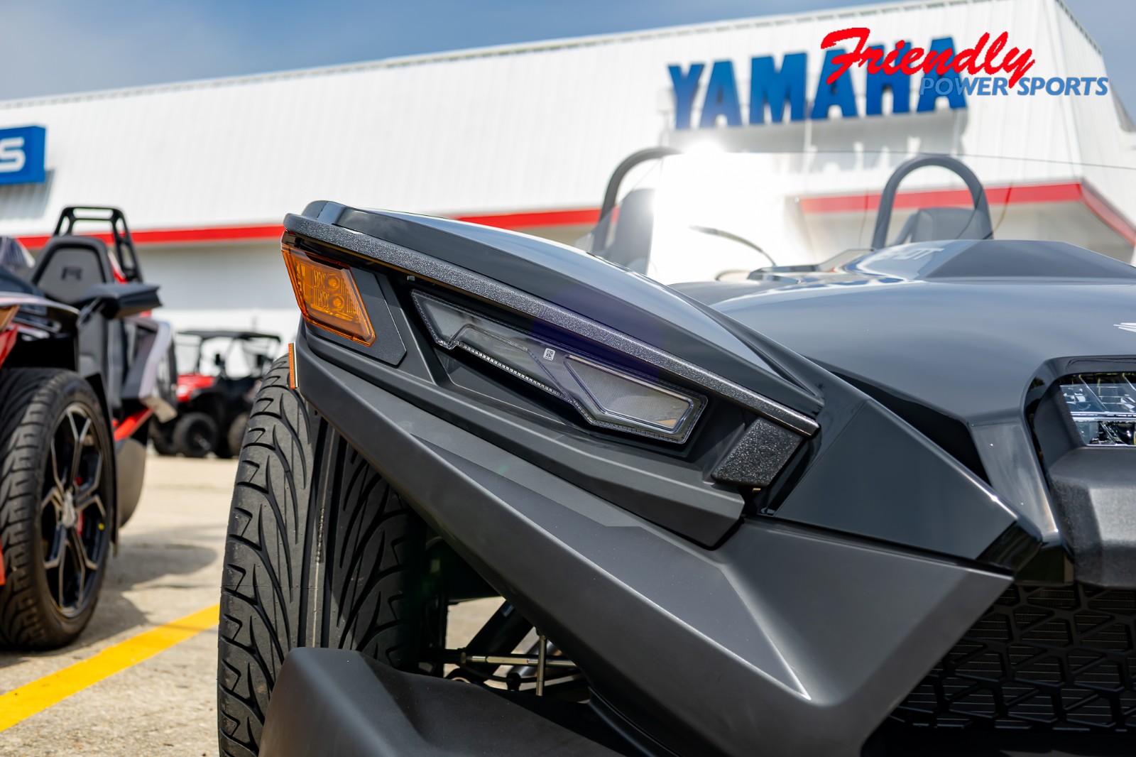 2026 SLINGSHOT S AUTODRIVE - JET BLACK