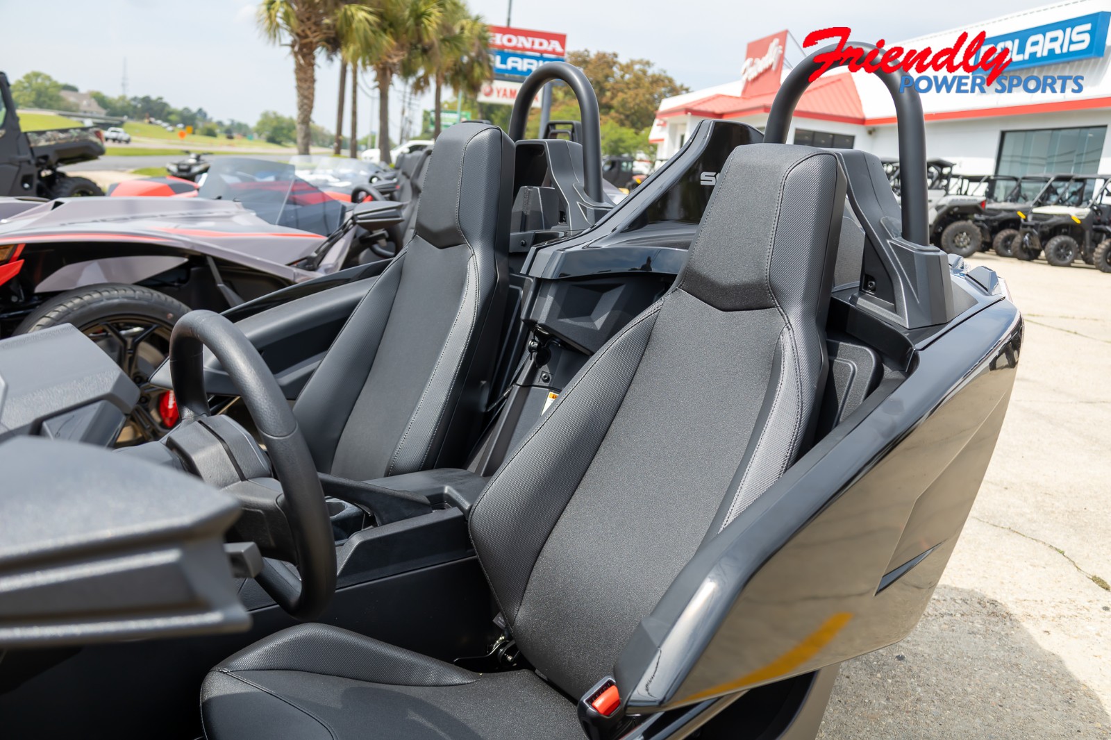 2026 SLINGSHOT S AUTODRIVE - JET BLACK