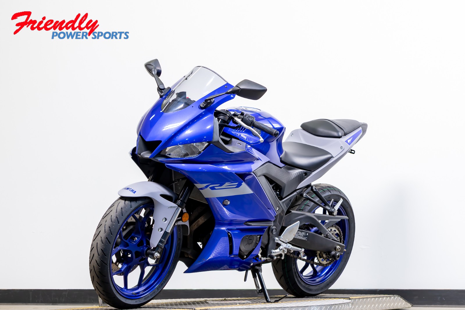 2021 YAMAHA YZF R3 Monster Energy Yamaha MotoGP Edition