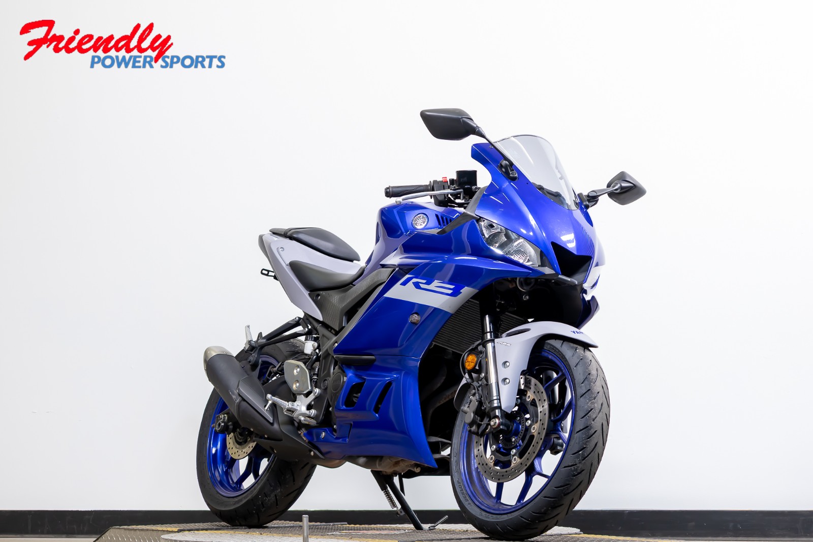 2021 YAMAHA YZF R3 Monster Energy Yamaha MotoGP Edition